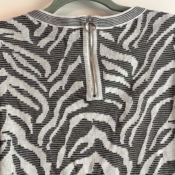 Chico’s sweater 0/S - Picture 4 of 5